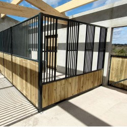 Cloison d'élevage avec passage de tête