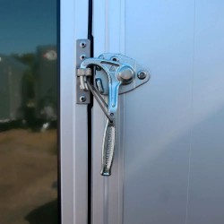 Petite poignée de pont avant côté gauche